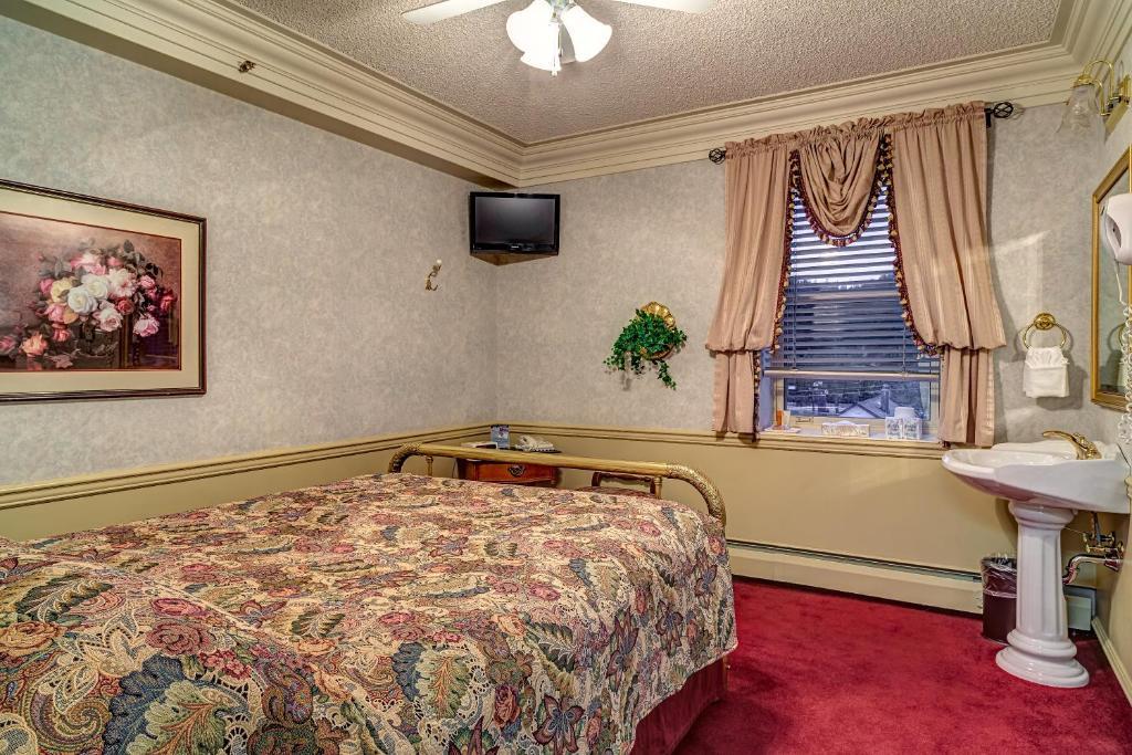Athabasca Hotel Jasper Zimmer foto