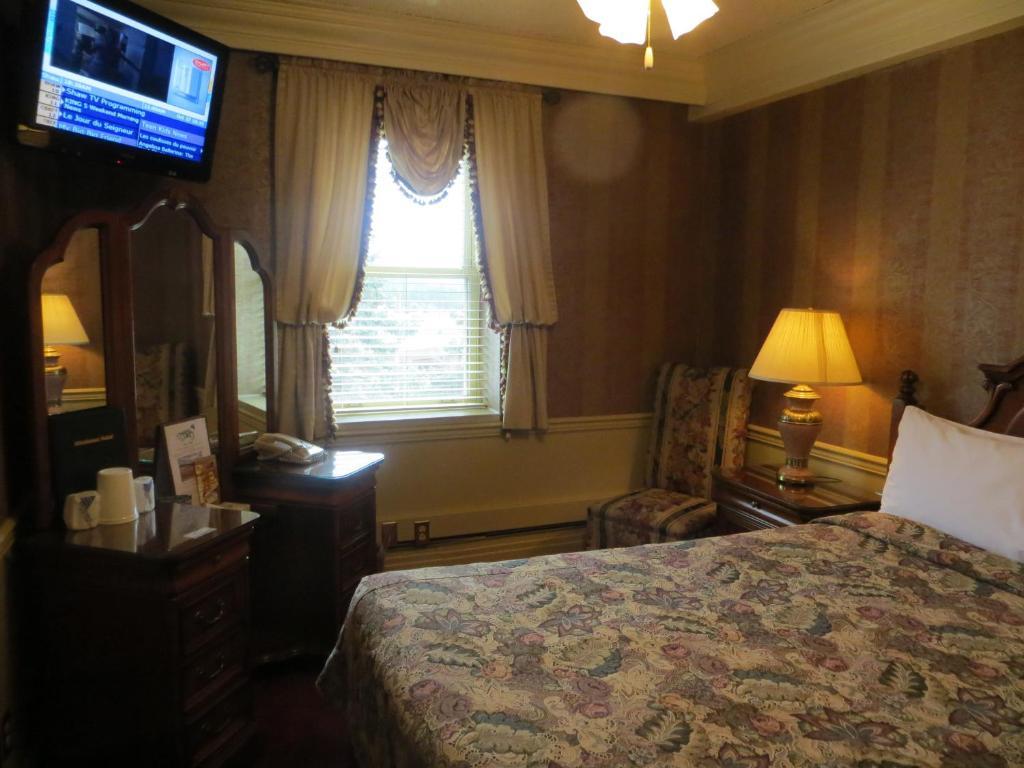 Athabasca Hotel Jasper Zimmer foto